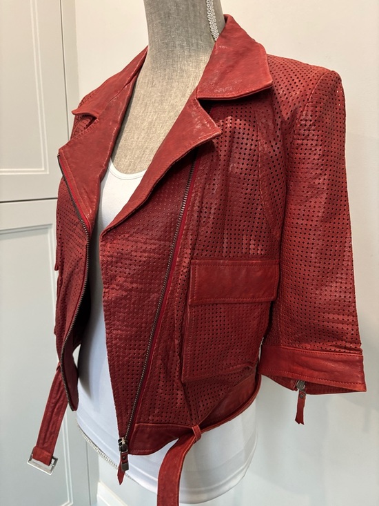 Women's Red Leather Jacket size medium - Picture 4 of 15